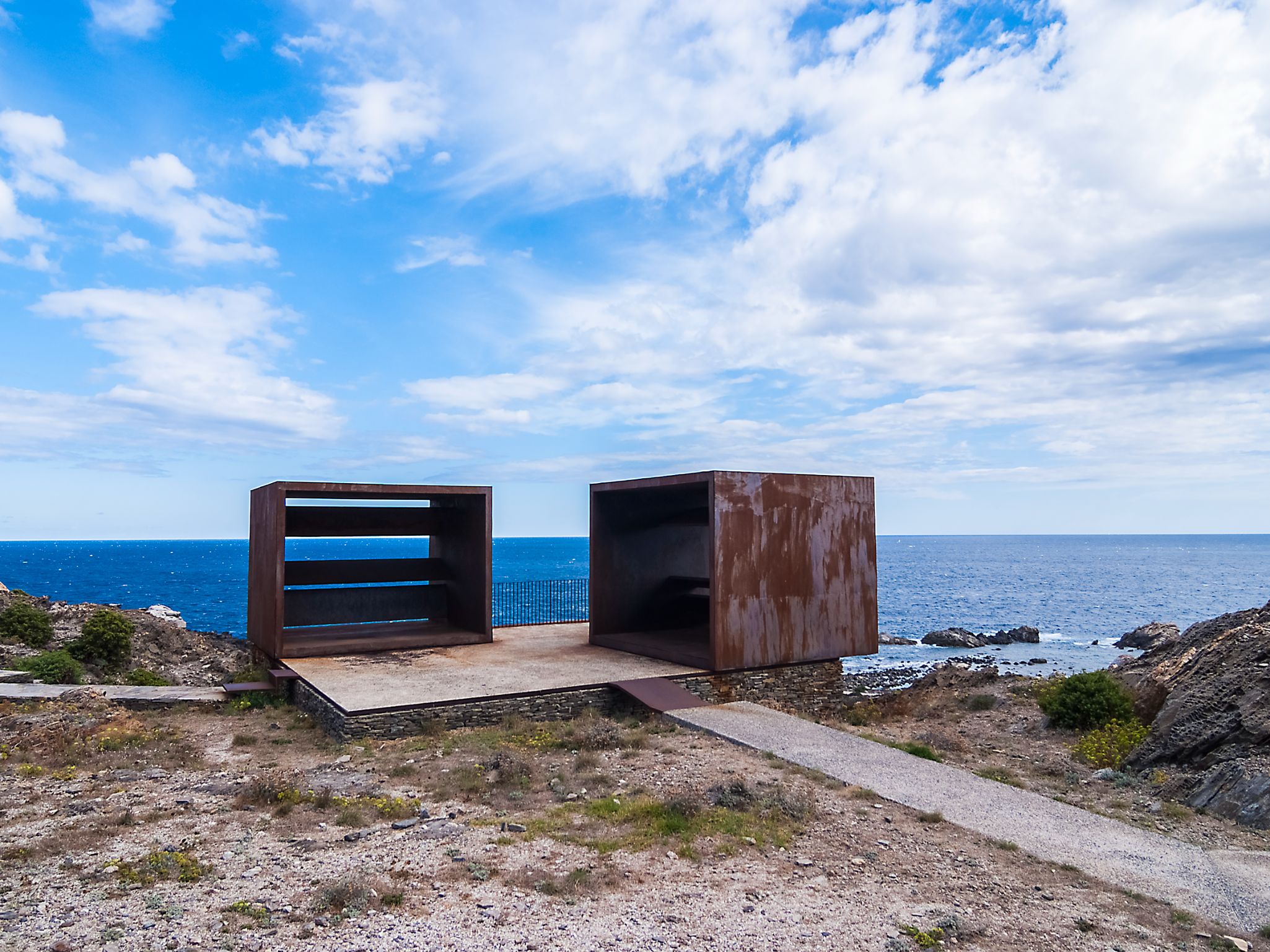 Cap  de creus . Ll. Puig